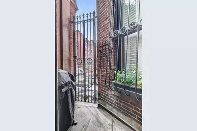 180 Marlborough St #2, Boston, MA 02116 - Photo 26