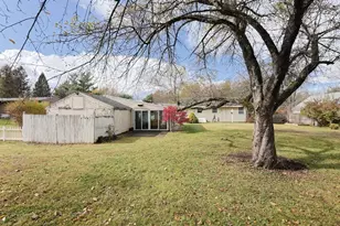 16 E New Lenox Rd, Lenox, MA 01240 - Photo 32