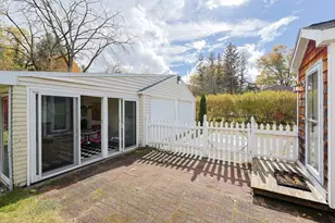 16 E New Lenox Rd, Lenox, MA 01240 - Photo 28