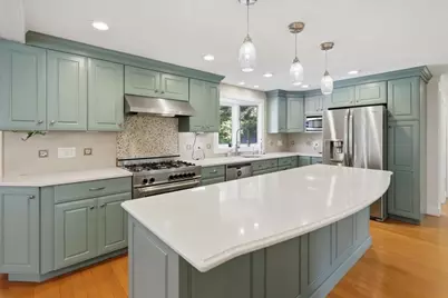 10 Parker Dr, Freetown, MA 02717 - Photo 4