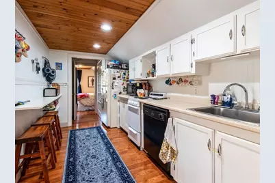 1066 Pleasant Street, Worcester, MA 01602 - Photo 36