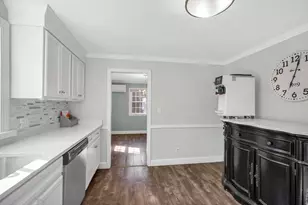 106 Grove St, Reading, MA 01867 - Photo 10