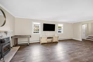 106 Grove St, Reading, MA 01867 - Photo 4
