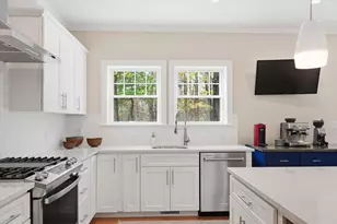 35 Woodland Rd, Wakefield, MA 01880 - Photo 8