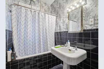 7 Sheldon St, Boston, MA 02131 - Photo 24