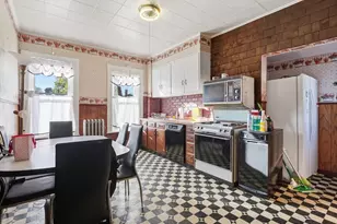 7 Sheldon St, Boston, MA 02131 - Photo 12