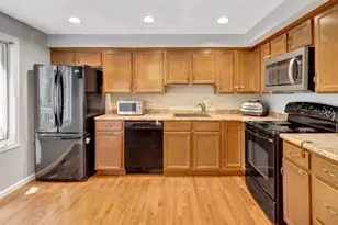 2102 Lewis O Gray Dr, Saugus, MA 01906 - Photo 14