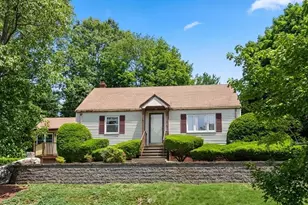 19 Saville St, Saugus, MA 01906 - Photo 2