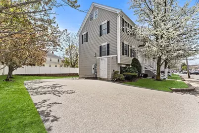 30 Russell St #5, Waltham, MA 02453 - Photo 2