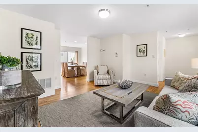 30 Russell St #5, Waltham, MA 02453 - Photo 4