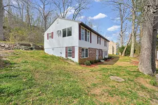 124 Old County Rd, Holland, MA 01521 - Photo 6
