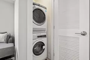 2 Humboldt Pl, Boston, MA 02127 - Photo 6