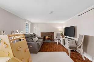 8 Bicknell St, Foxboro, MA 02035 - Photo 18