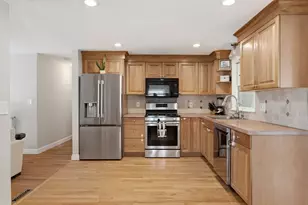 8 Bicknell St, Foxboro, MA 02035 - Photo 6