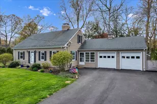 8 Hillside Rd, North Attleboro, MA 02760 - Photo 2