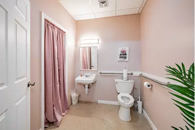 8-16 Chestnut St #16, West Springfield, MA 01089 - Photo 8