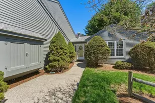 402 Ridgefield Cir, Clinton, MA 01510 - Photo 6