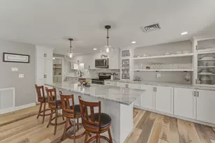 402 Ridgefield Cir, Clinton, MA 01510 - Photo 10