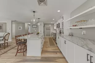 402 Ridgefield Cir, Clinton, MA 01510 - Photo 12