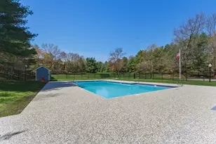 402 Ridgefield Cir, Clinton, MA 01510 - Photo 34