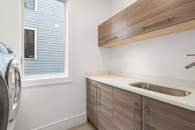 805 Heath St #2, Brookline, MA 02467 - Photo 4
