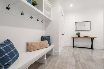 805 Heath St #2, Brookline, MA 02467 - Photo 2