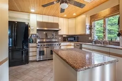 225 Hixbridge Rd, Westport, MA 02790 - Photo 10