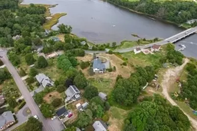 225 Hixbridge Rd, Westport, MA 02790 - Photo 4