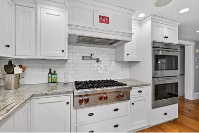 29 Pleasant St, Hingham, MA 02043 - Photo 4