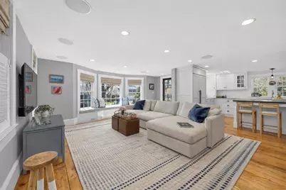 29 Pleasant St, Hingham, MA 02043 - Photo 6