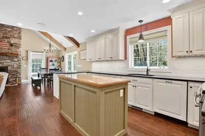 109 Booth St, Ludlow, MA 01056 - Photo 8