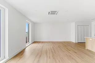1035 Commonwealth Ave, Boston, MA 02215 - Photo 6