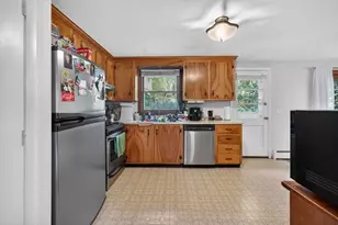 34 E 6th St, Lowell, MA 01850 - Photo 10
