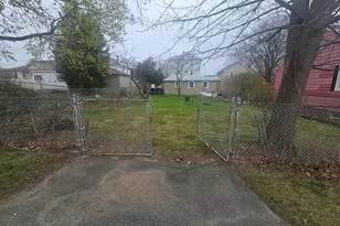27 Bond St, Fall River, MA 02720 - Photo 6