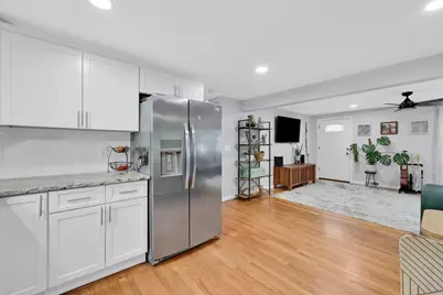 152 Shady Brook Ln, Springfield, MA 01118 - Photo 8