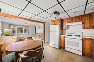 732 Staples St, Taunton, MA 02718 - Photo 6
