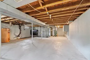 69 Byam Rd, Chelmsford, MA 01824 - Photo 18