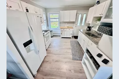 37 Humes Ave, Worcester, MA 01605 - Photo 8