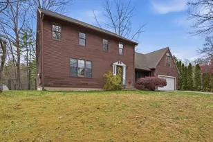 26 Woodside Cir, Sturbridge, MA 01566 - Photo 2