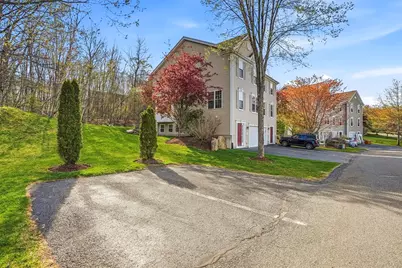 69 Buttercup Ln #69, Grafton, MA 01560 - Photo 2