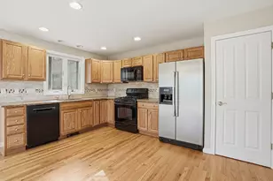 69 Buttercup Ln, Grafton, MA 01560 - Photo 4