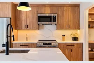 246 Bremen St #1, Boston, MA 02128 - Photo 8