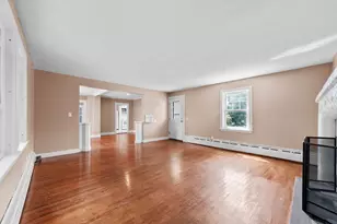 9 Dervin Pl, Clinton, MA 01510 - Photo 10
