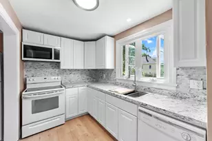 9 Dervin Pl, Clinton, MA 01510 - Photo 2