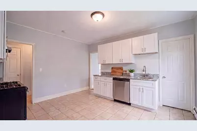 33 1/2 Barclay #3, Worcester, MA 01604 - Photo 2