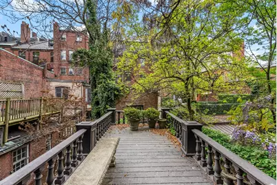 52 Pinckney St, Boston, MA 02114 - Photo 12