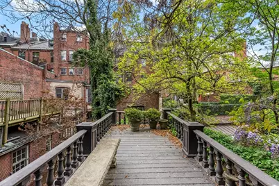 52 Pinckney St, Boston, MA 02114 - Photo 12