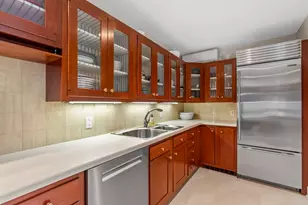 52 Pinckney St, Boston, MA 02114 - Photo 18
