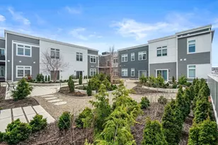 60 Cross St E, Somerville, MA 02145 - Photo 30