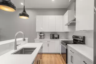 60 Cross St E, Somerville, MA 02145 - Photo 14